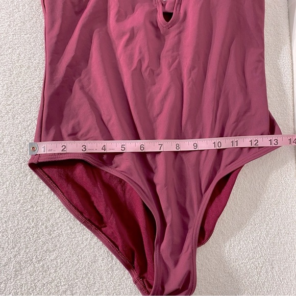 Niptuck Swim Burgundy One Piece Bathing Suit Swimsuit 10 - Picture 11 of 12